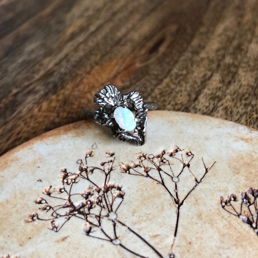 VINTAGE Brutalist Modernist Sterling Opal Ring, 6 - Picture 2 of 16